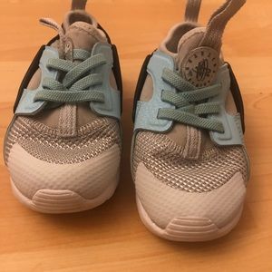 Toddler Nike hurarache